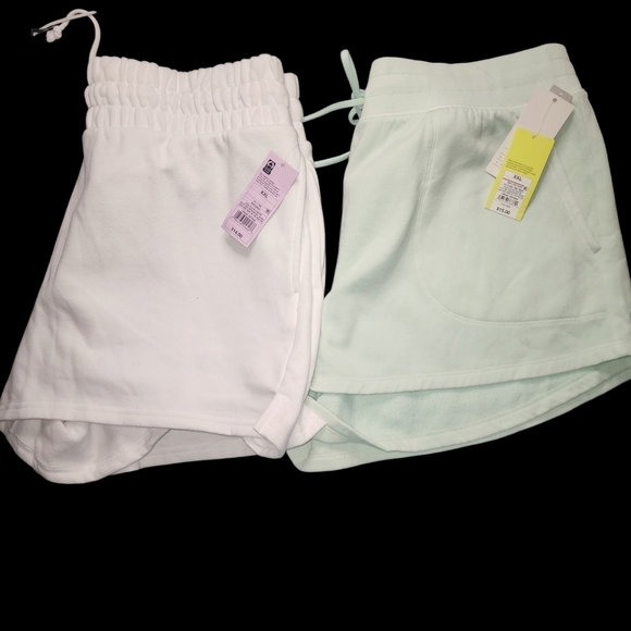 Women's Wild Fable White and All In Motion Mint Shorts Size XLL NWT - Picture 1 of 6